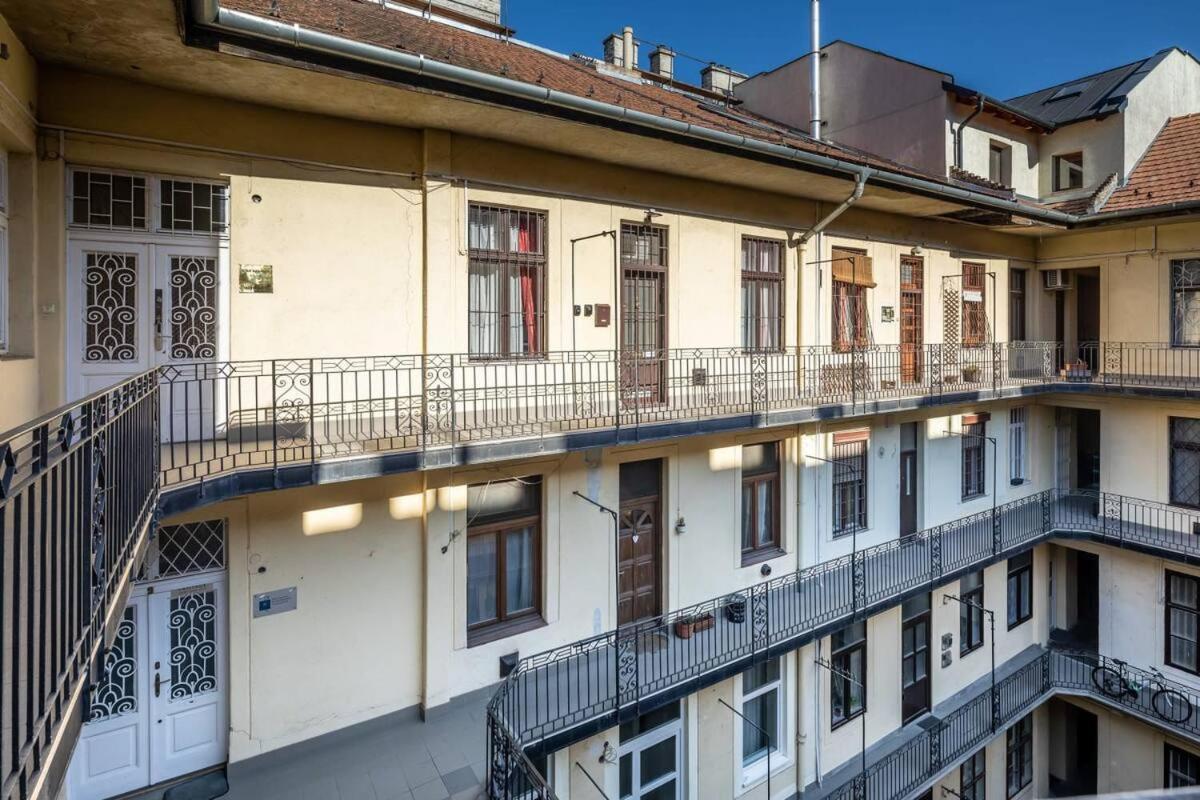 Vamhaz Boulevard Apartments Budapest Eksteriør billede