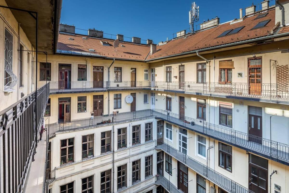 Vamhaz Boulevard Apartments Budapest Eksteriør billede