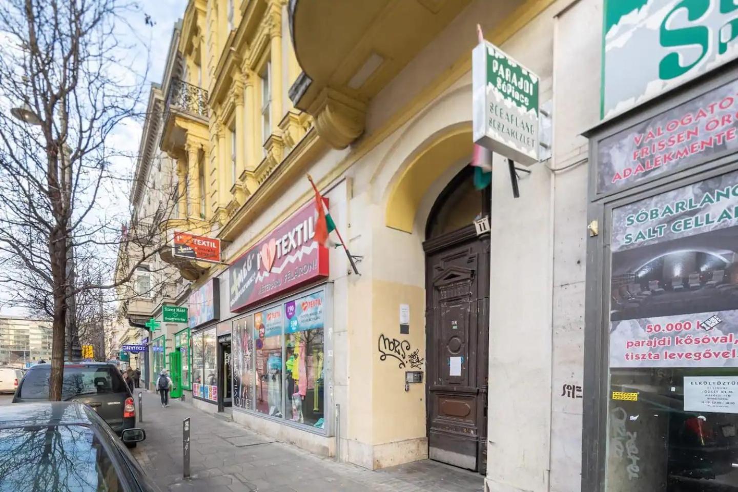Vamhaz Boulevard Apartments Budapest Eksteriør billede